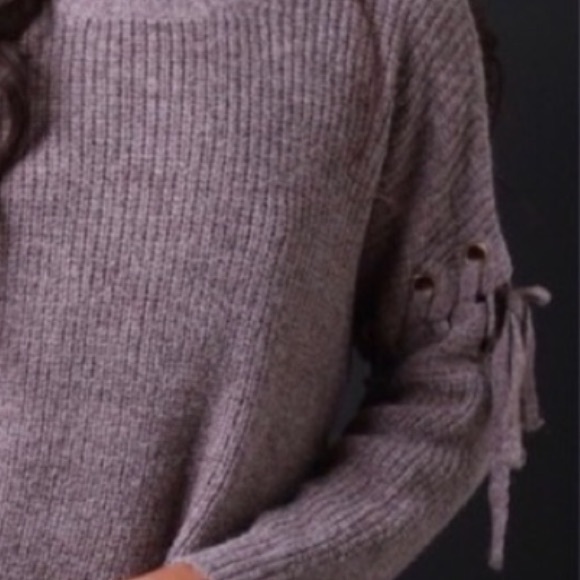 Plum Chunky Knit Lace Up Sleeves Accent Sweater Top - Picture 5 of 8